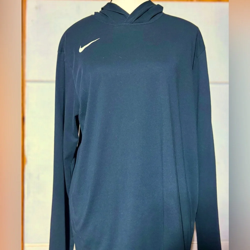 Nike women’s medium